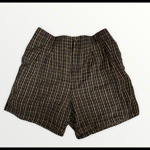 Beautiful Lord & Taylor Shorts size M for men. Classic gorgeous style & comfort.